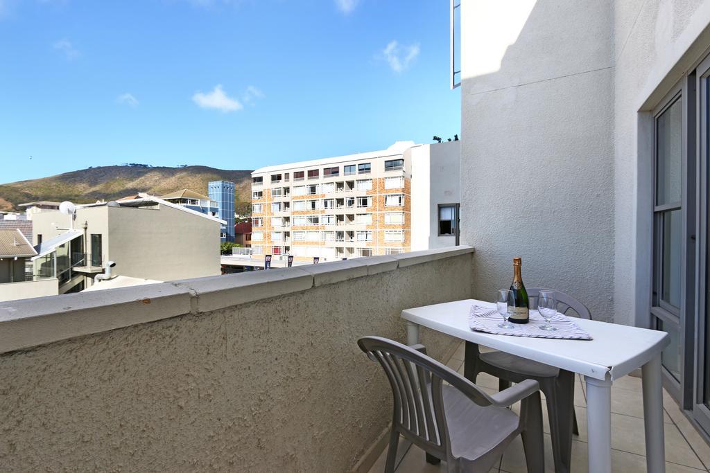 Amalfi On Regent Hotel Cape Town Exterior photo