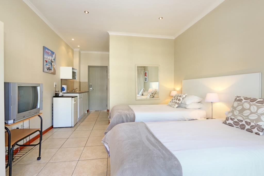 Amalfi On Regent Hotel Cape Town Exterior photo