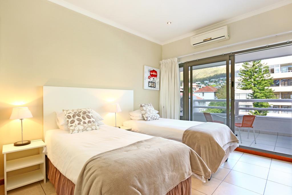 Amalfi On Regent Hotel Cape Town Exterior photo